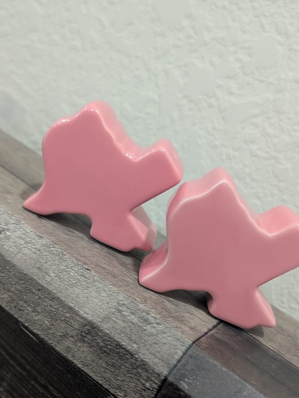 Pink Ceramic Texas Shaped Accent Salt Pepper Shaker - Decorative Home Accents